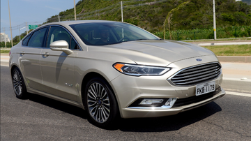 Ford Fusion Hybrid (Mk II facelift) specs