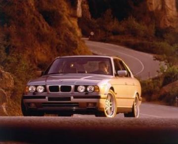 BMW M5 (E34) specs