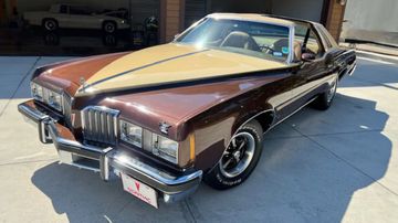 Pontiac Grand Prix SJ, 1977