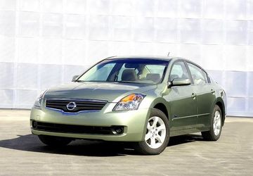 Nissan Altima Hybrid (Mk IV) specs