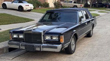 Lincoln Town Car Signature Series, 1989