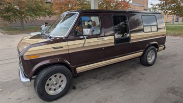 Фургон Ford Econoline, 1983 год