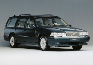 Volvo 960 Kombi 3.0i specs
