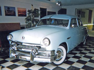 Ford Custom Deluxe, 1951