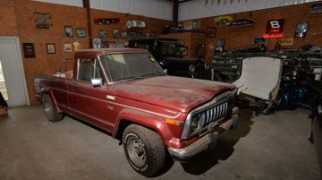 Jeep J10 Laredo Pickup, 1984