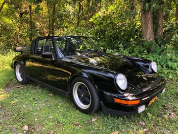 204 - Porsche 911 SC Targa, 1983