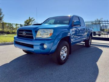 Toyota Tacoma PreRunner Pickup, 2005
