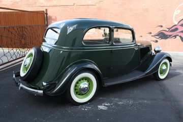 FORD VICTORIA TUDOR SEDAN, 1934