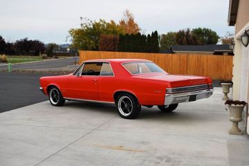 PONTIAC LEMANS, 1965