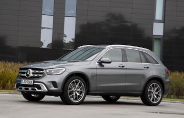 Mercedes-Benz GLC 300 e (X253) specs