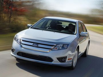 Ford Fusion Hybrid (Mk I) specs