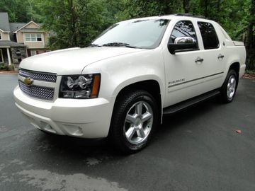 Chevrolet Avalanche LTZ, 2013