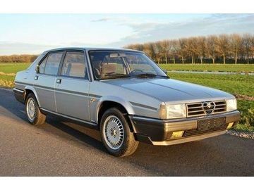 Alfa Romeo 90 2.5 Quadrifoglio Oro (150 PS) specs
