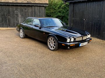 Jaguar XJR100, 2002