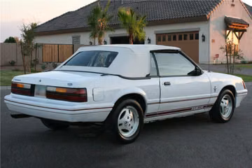 Ford Mustang GT Convertible, 1984