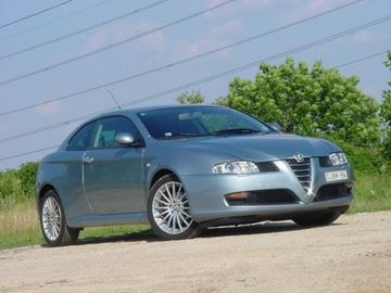 Alfa Romeo GT 2.0 JTS specs