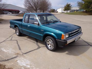 Mazda B2200 Pickup, 1993