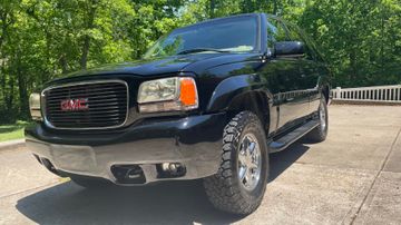 GMC Yukon Denali, 2000