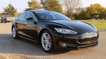 Tesla S, 2013