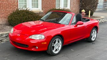 Mazda Miata Convertible, 2004