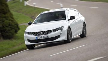 Peugeot 508 SW PureTech 130 specs