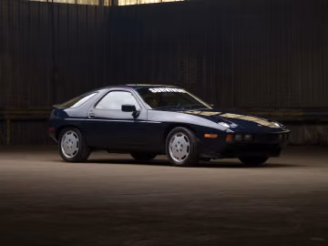 Porsche 928, 1985