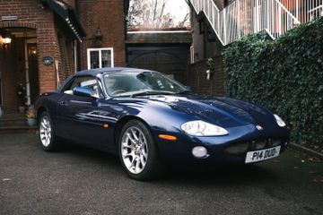Jaguar XKR Convertible, 2001