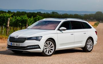 Skoda Superb Combi 2.0 TDI (Mk III facelift 200 PS) specs
