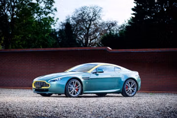 Aston Martin V8 Vantage Coupé, 2010