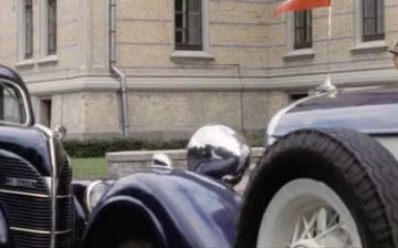 Ford-Vairogs V8 De Luxe in Baiga vasara (2000)