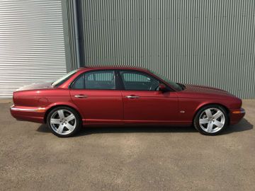 Jaguar XJR (X350), 2005