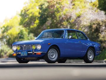 Alfa Romeo 2000 GT Veloce by Bertone, 1974