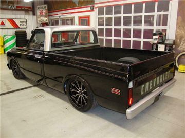 CHEVROLET C-10 CUSTOM PICKUP, 1971