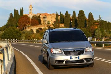 Lancia Voyager Turbodiesel 2.8 (163PS) specs