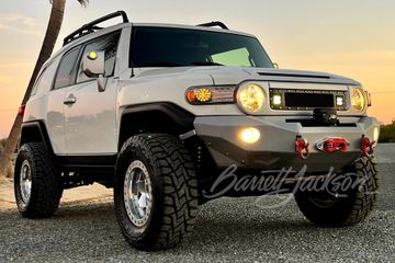 TOYOTA FJ CRUISER CUSTOM SUV, 2014