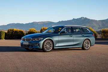 BMW 320i Touring (G21) specs