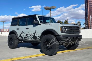 FORD BRONCO CUSTOM SUV, 2023