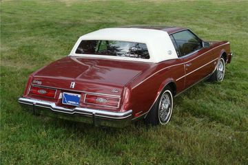 BUICK RIVIERA 2 DOOR COUPE, 1984