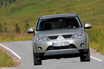 Mitsubishi Outlander 2.4 4WD specs