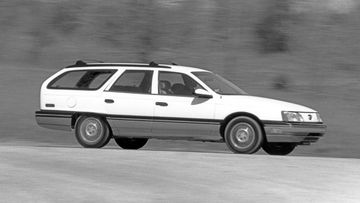Ford Taurus LX Wagon specs