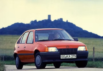 Opel Kadett 1.8i Cat specs