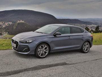 Hyundai i30 Fastback 1.0 T-GDI specs