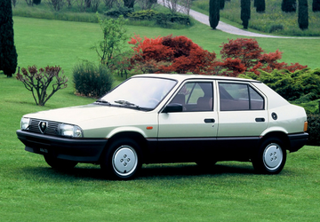 Alfa Romeo 33 Quadrifoglio Oro specs