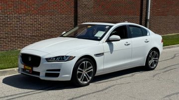 Jaguar XE 35t Premium Sedan, 2017