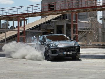 Porsche Cayenne Turbo E-Hybrid Coupe (Mk III) (facelift) specs