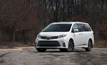 Toyota Sienna AWD (XL30 second facelift) specs