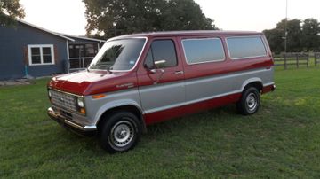Фургон Ford E150 Club Wagon, 1988 год