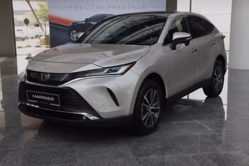 Toyota Harrier IV 2.5 Hybrid E-Four e-CVT (XU80) specs