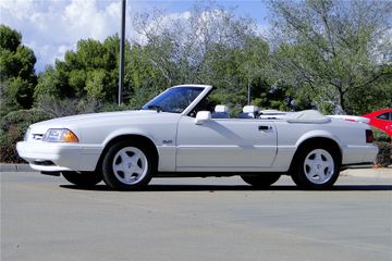 FORD MUSTANG CONVERTIBLE, 1993