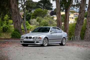 BMW M5, 2001